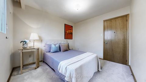 Photo 22 at 4611 Kingston Road, West Hill, Toronto