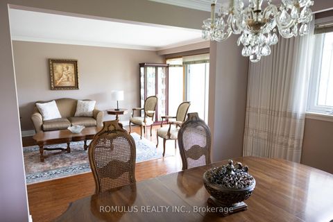 Photo 5 at 28 Eldorado Court, York University Heights, Toronto