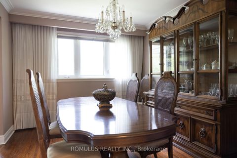 Photo 6 at 28 Eldorado Court, York University Heights, Toronto