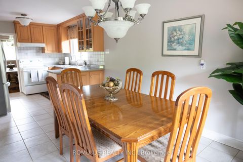 Photo 7 at 28 Eldorado Court, York University Heights, Toronto