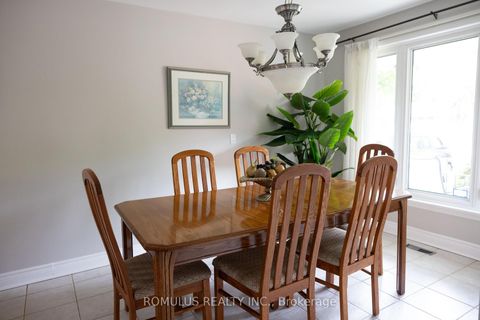 Photo 8 at 28 Eldorado Court, York University Heights, Toronto