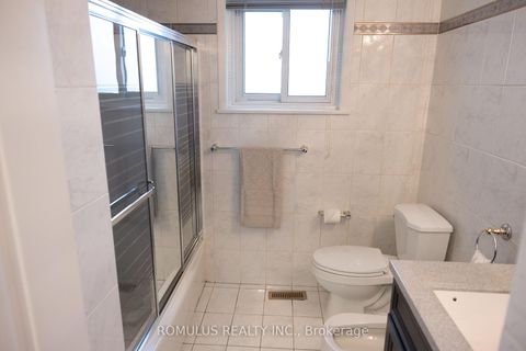 Photo 18 at 28 Eldorado Court, York University Heights, Toronto