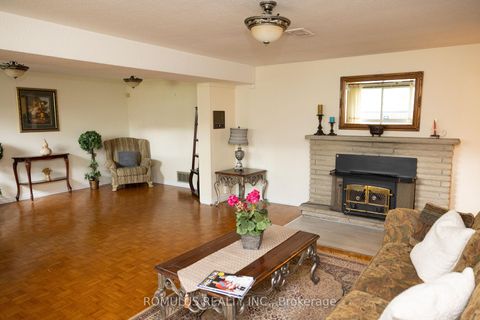 Photo 21 at 28 Eldorado Court, York University Heights, Toronto