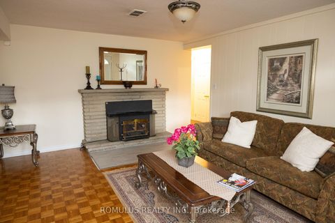 Photo 22 at 28 Eldorado Court, York University Heights, Toronto
