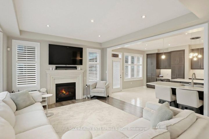 Photo 6 at 355 Wisteria Way, GO Glenorchy, Oakville