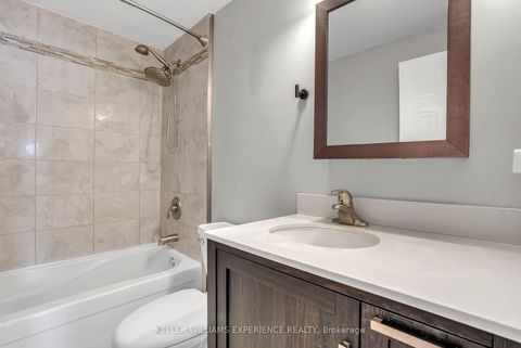 Photo 12 at 24 Lindsay Court, Cundles East, Barrie