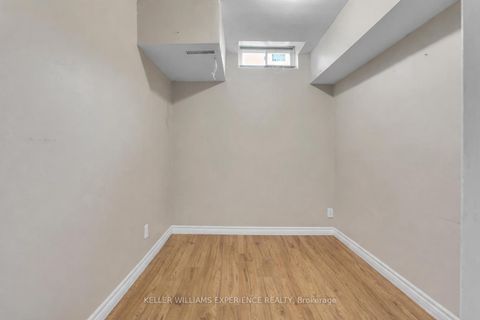 Photo 18 at 24 Lindsay Court, Cundles East, Barrie