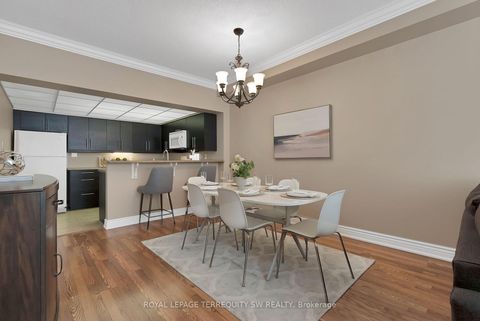 Photo 5 at 113 - 309 Major Mackenzie Drive E, Harding, Richmond Hill