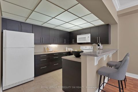 Photo 16 at 113 - 309 Major Mackenzie Drive E, Harding, Richmond Hill