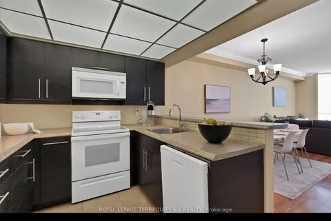 Photo 17 at 113 - 309 Major Mackenzie Drive E, Harding, Richmond Hill