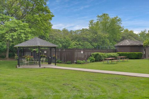 Photo 32 at 113 - 309 Major Mackenzie Drive E, Harding, Richmond Hill