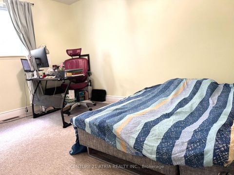 Photo 14 at 38 Henderson Drive, Aurora Highlands, Aurora