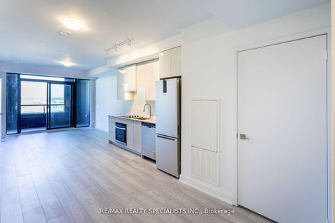 Photo 7 at 1504 - 2920 Highway 7, Concord, Vaughan