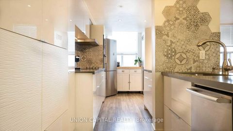 Photo 2 at 313 - 7398 Yonge Street, Yorkhill, Vaughan
