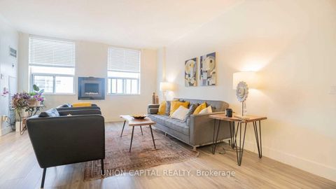 Photo 4 at 313 - 7398 Yonge Street, Yorkhill, Vaughan