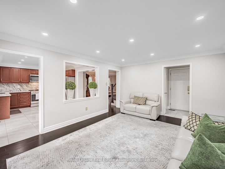 Photo 11 at 6214 Miriam Way, Lisgar, Mississauga