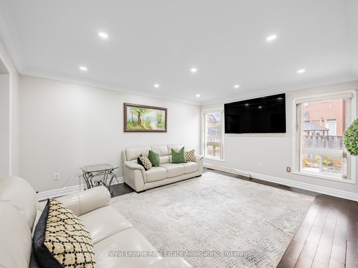 Photo 12 at 6214 Miriam Way, Lisgar, Mississauga