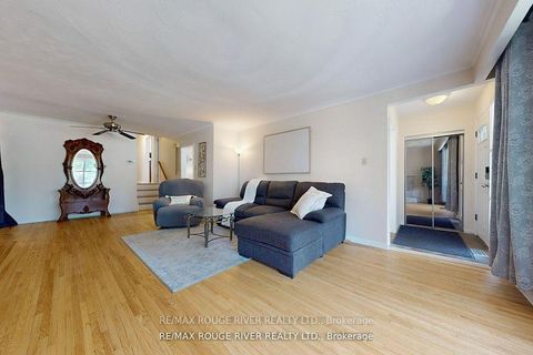 Photo 5 at 18 Darlingside Drive, West Hill, Toronto