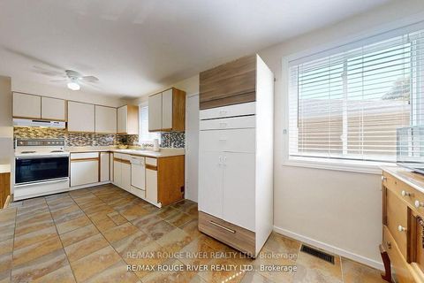 Photo 8 at 18 Darlingside Drive, West Hill, Toronto