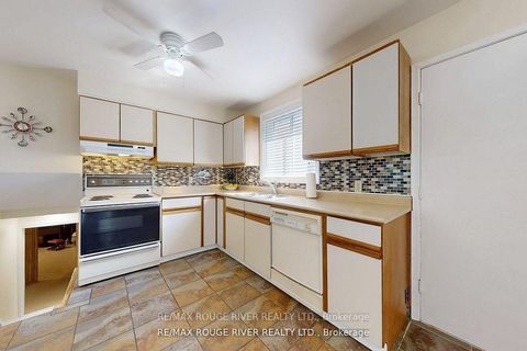 Photo 9 at 18 Darlingside Drive, West Hill, Toronto