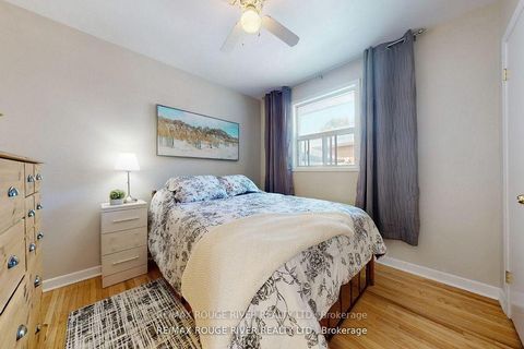 Photo 15 at 18 Darlingside Drive, West Hill, Toronto