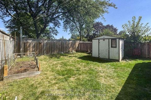 Photo 26 at 18 Darlingside Drive, West Hill, Toronto