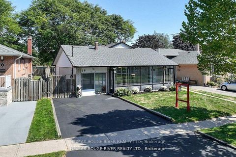 Photo 27 at 18 Darlingside Drive, West Hill, Toronto