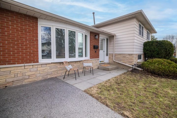 Photo 2 at 762 Clifton Drive, Centennial, Oshawa