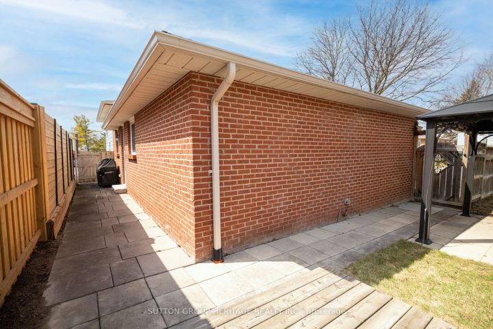 Photo 45 at 762 Clifton Drive, Centennial, Oshawa