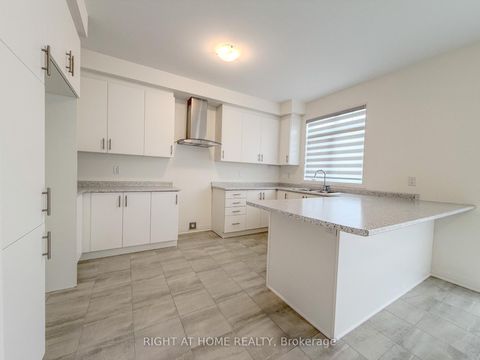 Photo 17 at 2 Sagewood Avenue, Rural Barrie Southeast, Barrie