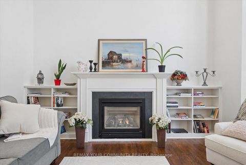 Photo 2 at 4 Marinucci Court, Mill Pond, Richmond Hill