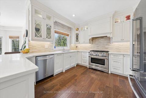 Photo 7 at 4 Marinucci Court, Mill Pond, Richmond Hill