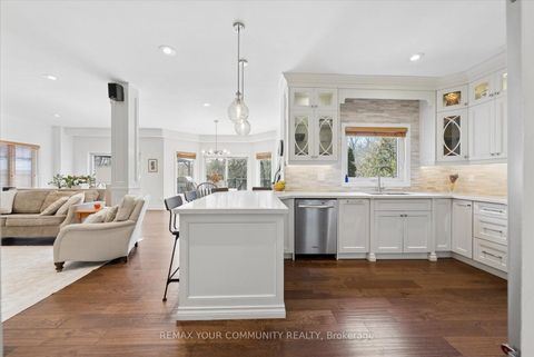 Photo 9 at 4 Marinucci Court, Mill Pond, Richmond Hill