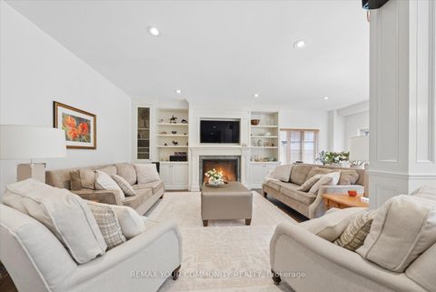 Photo 10 at 4 Marinucci Court, Mill Pond, Richmond Hill