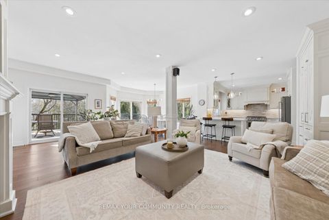 Photo 11 at 4 Marinucci Court, Mill Pond, Richmond Hill