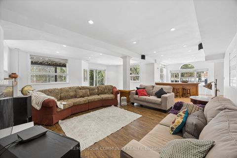 Photo 25 at 4 Marinucci Court, Mill Pond, Richmond Hill