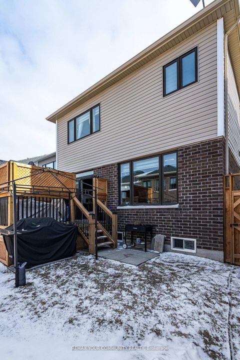 Photo 8 at 153 Terry Fox Drive, Rural Barrie Southeast, Barrie