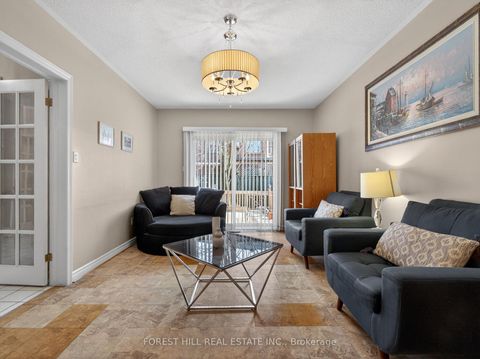 Photo 6 at 43 Rockwood Crescent, Beverley Glen, Vaughan