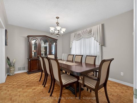 Photo 8 at 43 Rockwood Crescent, Beverley Glen, Vaughan