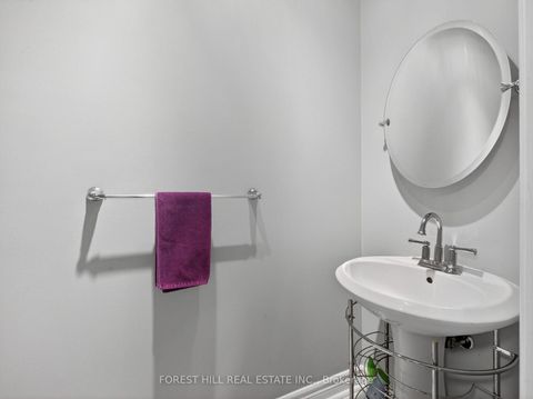 Photo 14 at 43 Rockwood Crescent, Beverley Glen, Vaughan