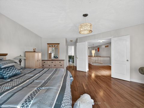 Photo 18 at 43 Rockwood Crescent, Beverley Glen, Vaughan