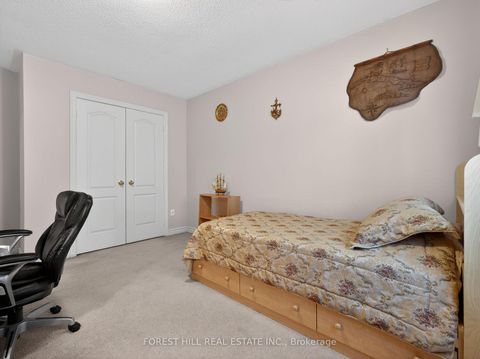 Photo 22 at 43 Rockwood Crescent, Beverley Glen, Vaughan