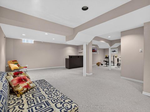 Photo 28 at 43 Rockwood Crescent, Beverley Glen, Vaughan