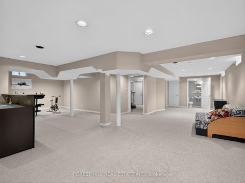 Photo 30 at 43 Rockwood Crescent, Beverley Glen, Vaughan