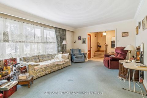 Photo 13 at 139 Yorkview Drive, Willowdale West, Toronto
