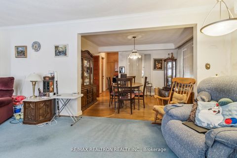 Photo 15 at 139 Yorkview Drive, Willowdale West, Toronto