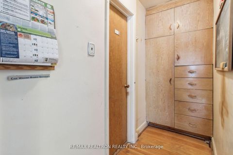 Photo 17 at 139 Yorkview Drive, Willowdale West, Toronto