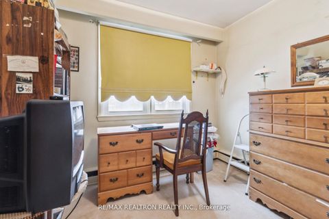 Photo 23 at 139 Yorkview Drive, Willowdale West, Toronto