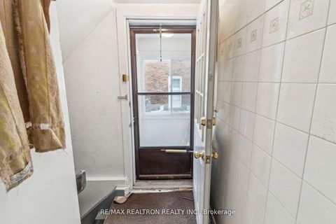 Photo 25 at 139 Yorkview Drive, Willowdale West, Toronto