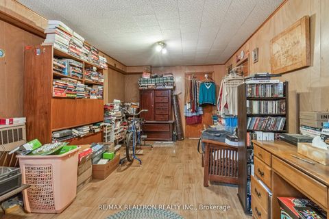 Photo 27 at 139 Yorkview Drive, Willowdale West, Toronto